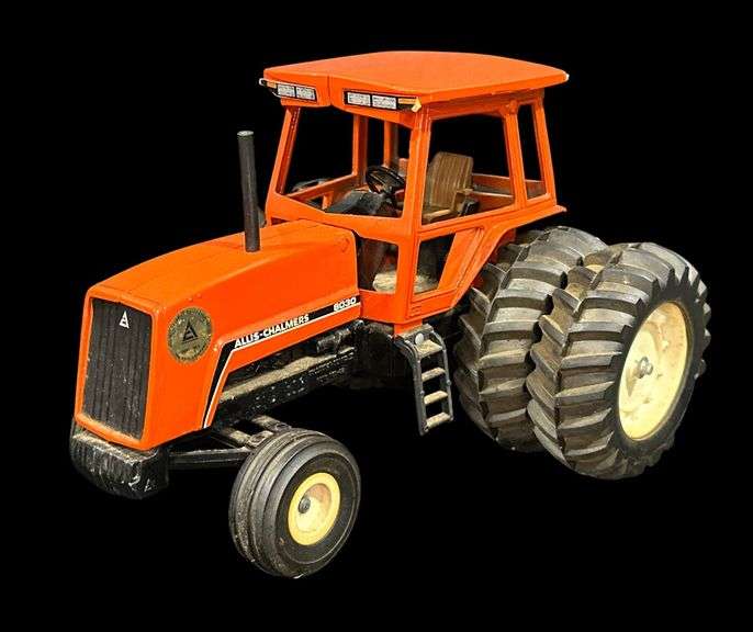 ERTL Allis-Chalmers 8030 Tractor image