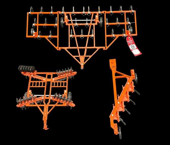 Allis-Chalmers Farm Equipment image