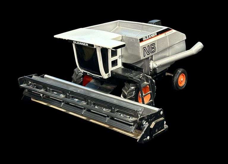 Allis-Chalmers Gleaner N6 Combine with Bean Head image
