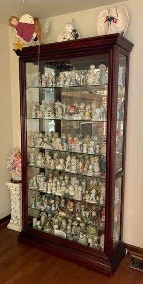 Modern Lighted Display Cabinet image