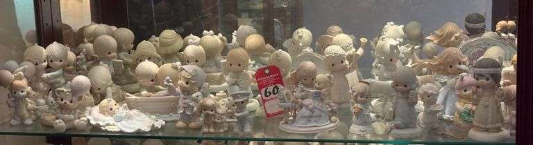 Precious Moments Figurines image