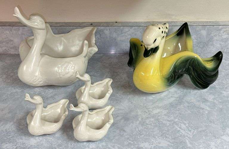 Hull Swan Collection image