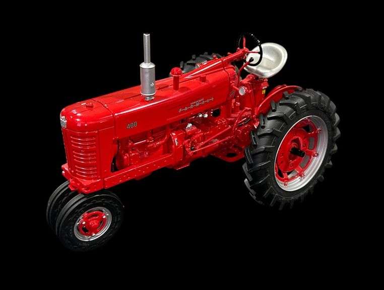 ERTL McCormick Farmall 400 Tractor image