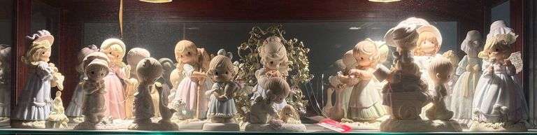 Precious Moments Figurines image