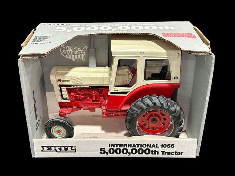 ERTL International 1066 Tractor- August 1990 5,000,000th Special Edition image