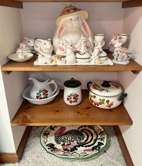 Household Décor image