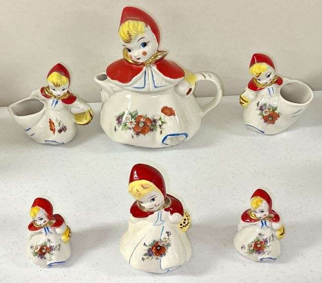 Little Red Riding Hood Pottery image