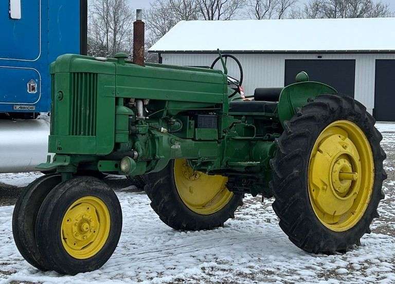 John Deere 40T Tractor image