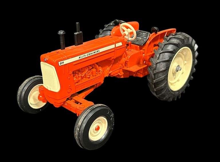 ERTL Allis-Chalmers D19 Tractor - 1989 National Farm Toy Show Edition image
