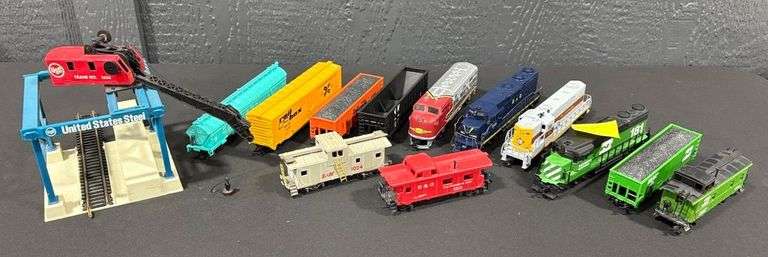 HO Guage Locomotives & Box Cars image