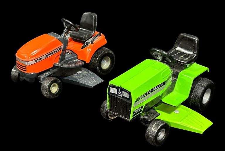 Deutz-Allis 1920 & AGCO Allis 2025 Lawn & Garden Tractors image