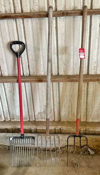 Pitch & Saw Dust Forks image