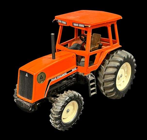 ERTL Allis-Chalmers 8010 Tractor image