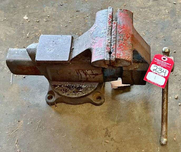 Craftsman 5.5" Swivel Vise image