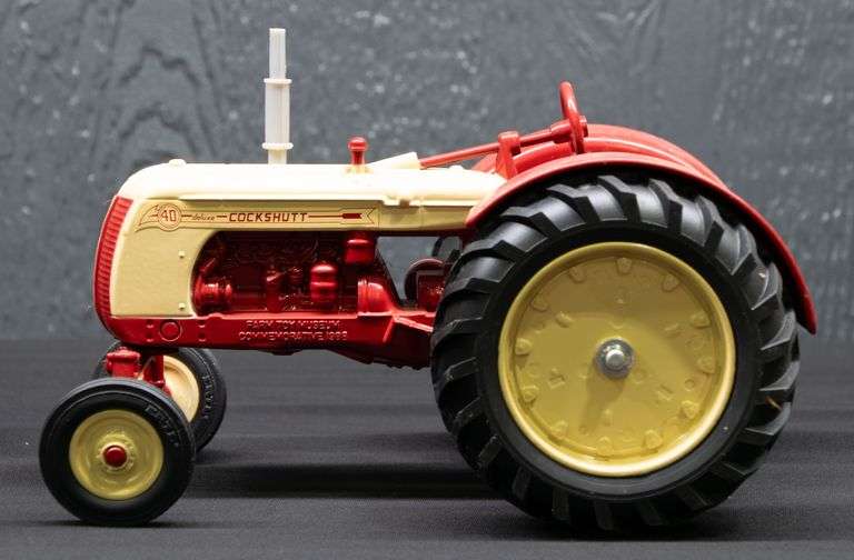 ERTL Cockshutt 40 Deluxe, Cockshutt 50, Co-op E5 Tractor Set