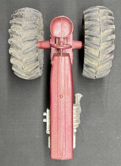 ERTL 560 Fly'N Farmall Super Rod Pulling Tractor