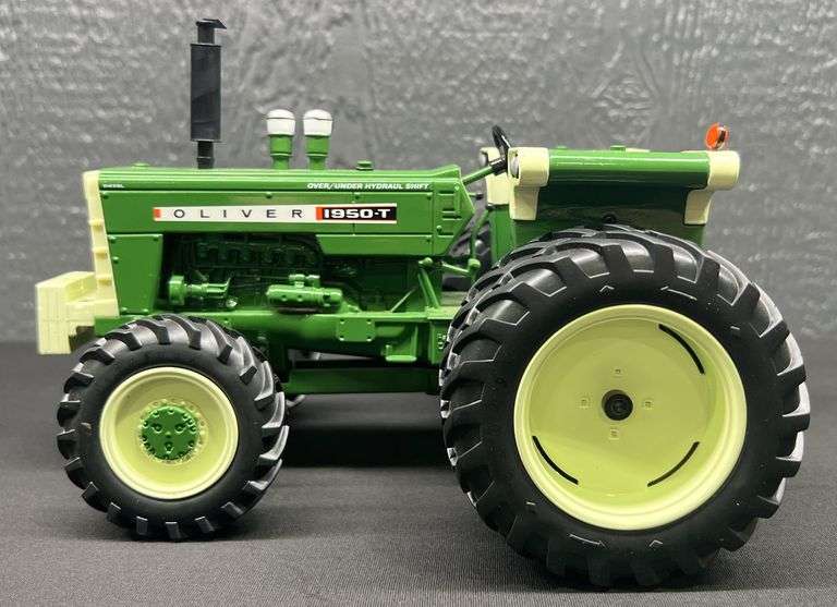 ERTL Oliver 1950-T Tractor - 2002 National Farm Toy Show Edition