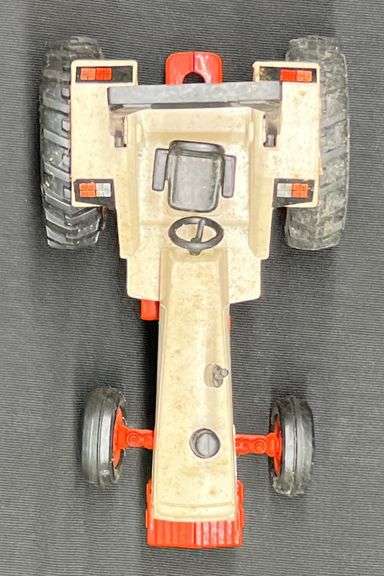 Case 4890 & 1690 Tractors