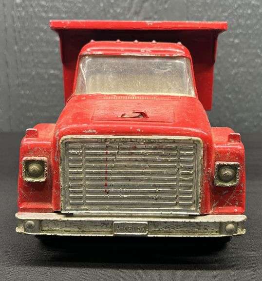 ERTL International Loadstar Truck with Hydraulic Dump Bed
