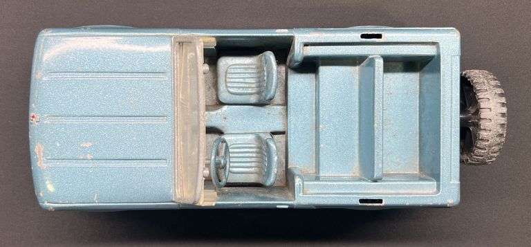 ERTL International Scout Truck