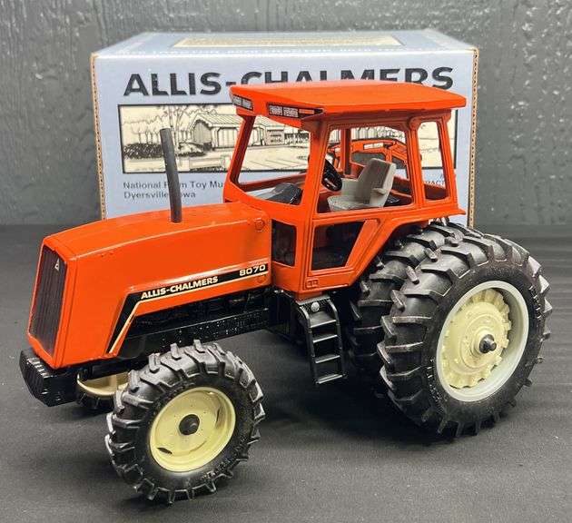 ERTL Allis-Chalmers 8070 Tractor- 1992 National Farm Toy Edition