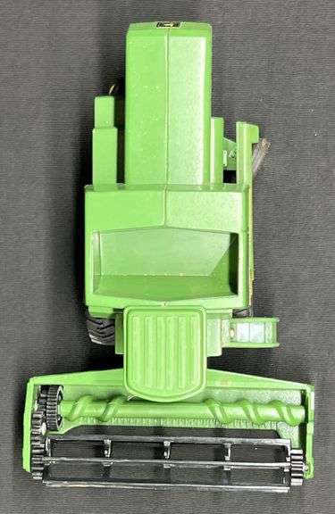 ERTL John Deere 4425 Combine