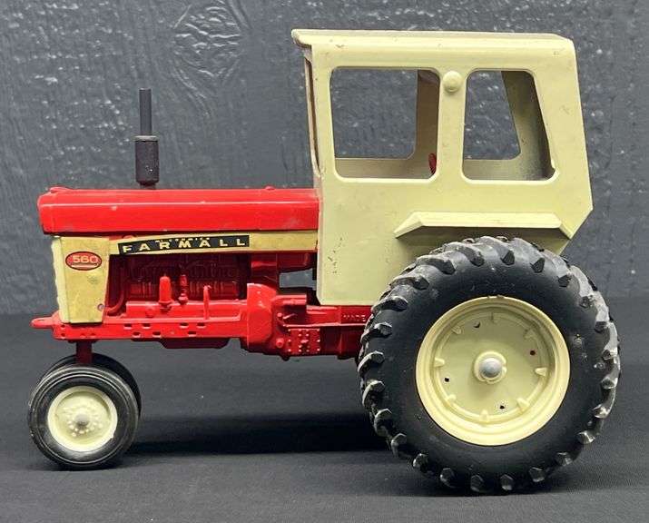 Farmall 560 with Cab Tractor