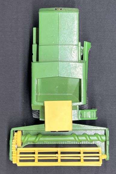 ERTL John Deere 985 Combine
