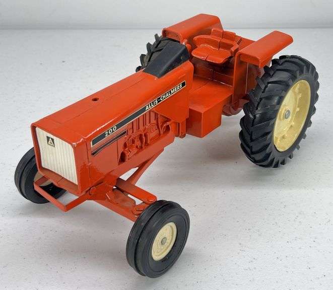 ERTL Allis-Chalmers 200 Tractor