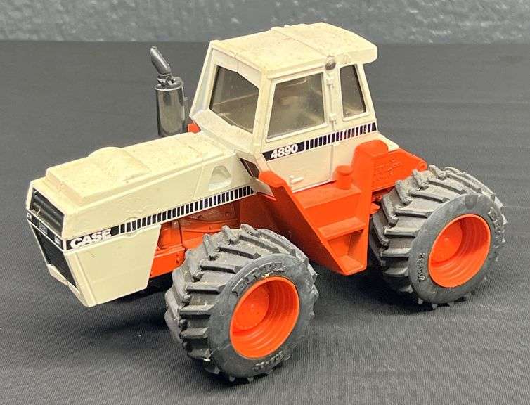 Case 4890 & 1690 Tractors