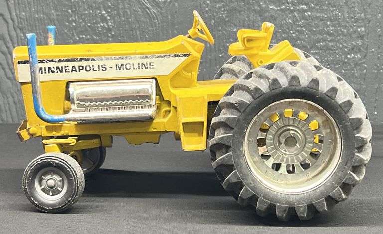 ERTL Minneapolis Molene Mity Minny Super Rod Pulling Tractor