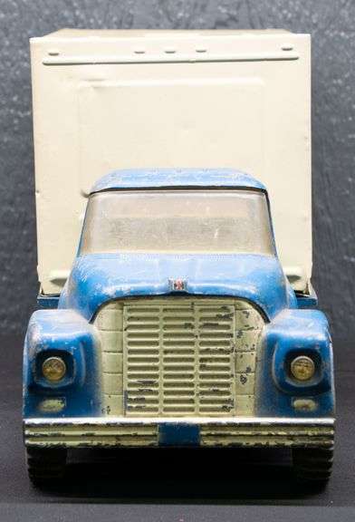 ERTL International Loadstar Truck with Enclosed Van Body Bed