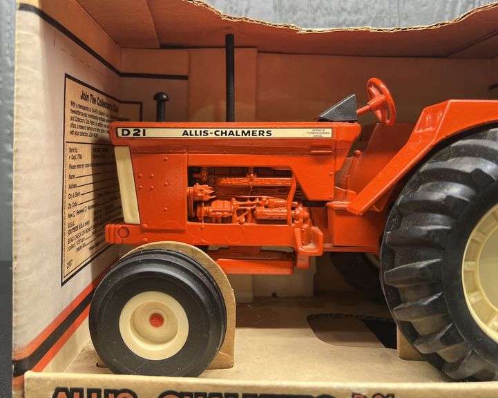 Allis-Chalmers D21 Tractor