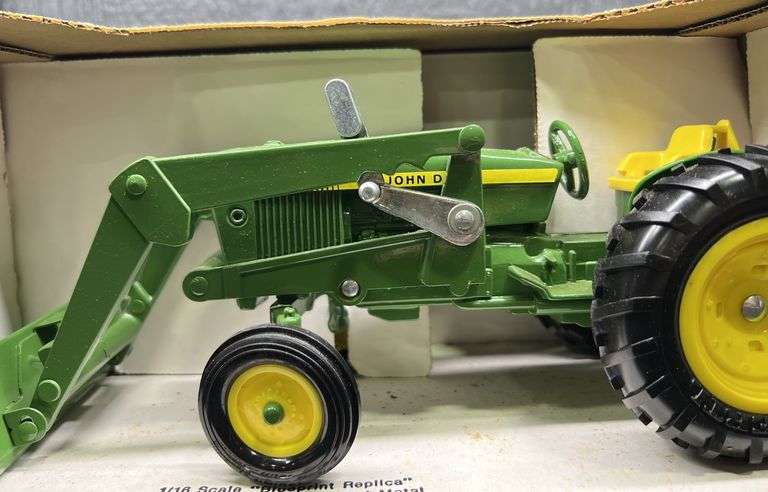 ERTL John Deere Utility Tractor