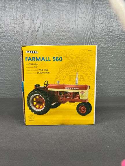 ERTL Farmall 560 Tractor - FFA Edition