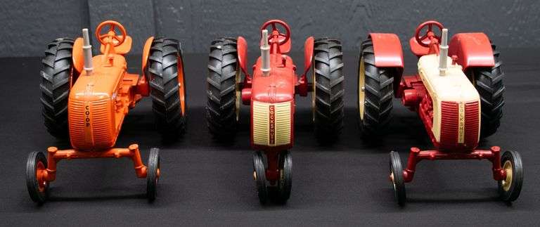 ERTL Cockshutt 40 Deluxe, Cockshutt 50, Co-op E5 Tractor Set
