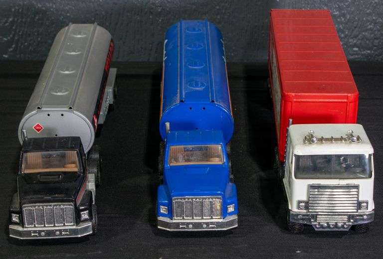 ERTL Truck & Trailer Sets