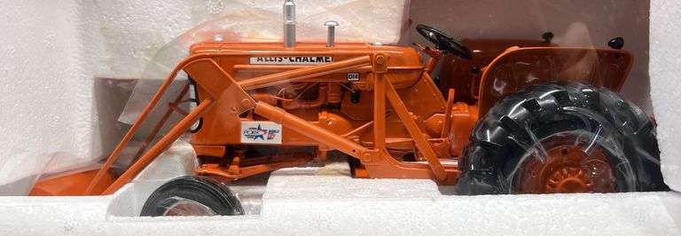 Spec - Cast Allis-Chalmers D-14 Tractor with Loader - 2011 World Pork Expo Edition