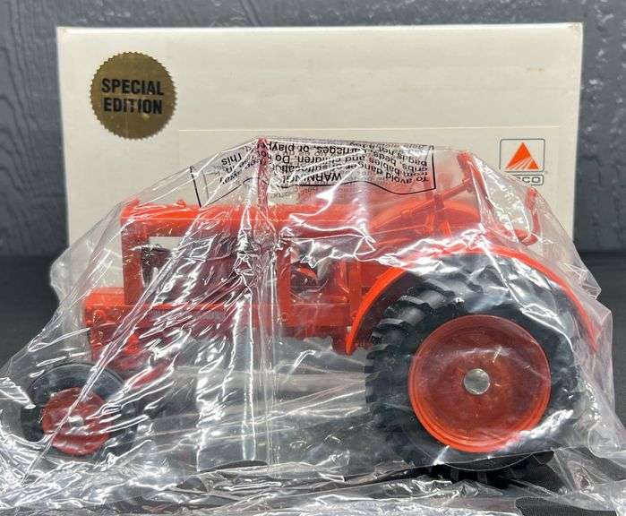 Scale Models Allis-Chalmers WC Tractor - 2001 Collector Edition