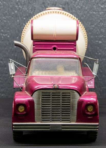 ERTL International Loadstar Truck with Concrete Mixer Bed