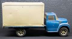 ERTL International Loadstar Truck with Enclosed Van Body Bed