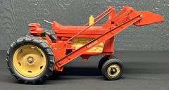 Hubley Farmall 560 with Tru-Scale Loader