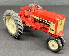 ERTL Farmall 404 Tractor