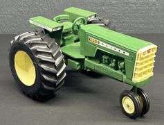 Scale Oliver 1955 Tractor - 1988 Louisville Farm Show Edition