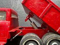 ERTL International Loadstar Truck with Hydraulic Dump Bed