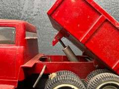 ERTL International Loadstar Truck with Hydraulic Dump Bed