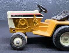 ERTL IH Cub Cadet Lawn Tractors