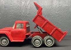 ERTL International Loadstar Truck with Hydraulic Dump Bed