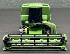 ERTL John Deere 4425 Combine