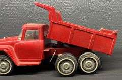 ERTL International Loadstar Truck with Hydraulic Dump Bed